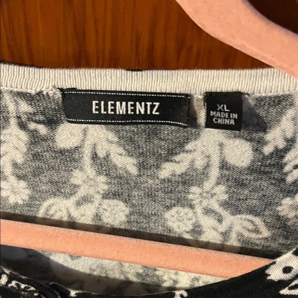 Black Cardigan with White Floral Design XL - Picture 2 of 4